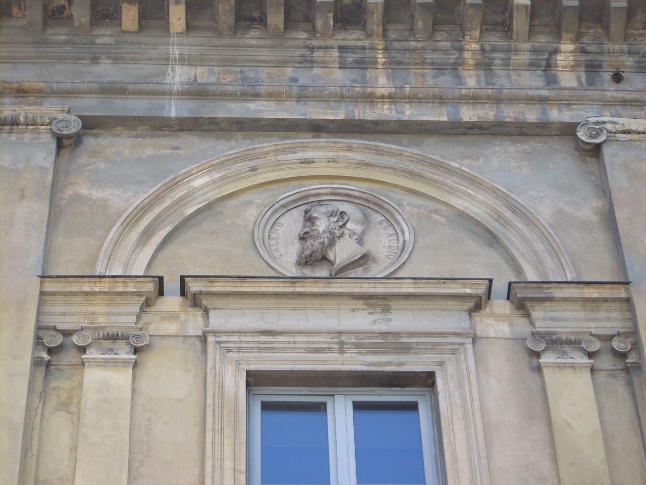Claudius Galen's bas-relief, Old Ospedale Maggiore, Vercelli, Italy - 01.JPG